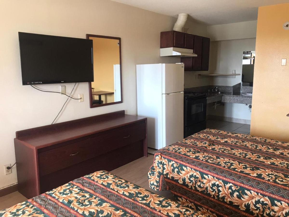 Lone Star Inn Carrollton Bagian luar foto