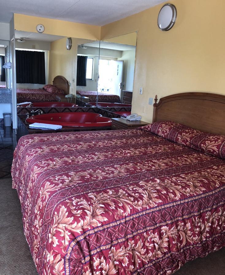 Lone Star Inn Carrollton Bagian luar foto
